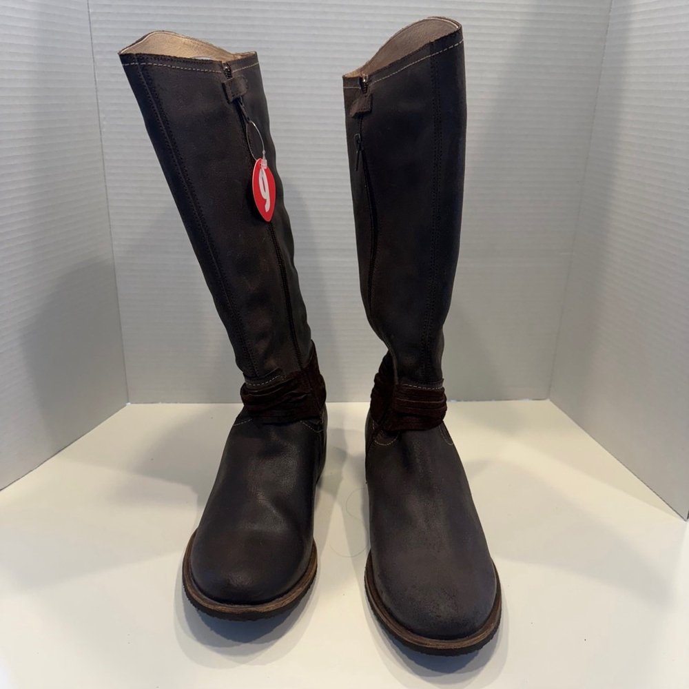 Women's/ Girl’s Gervalin Brown Boots Size 9